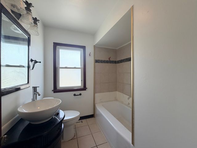 128 N YORK Road, Bensenville, IL 60106