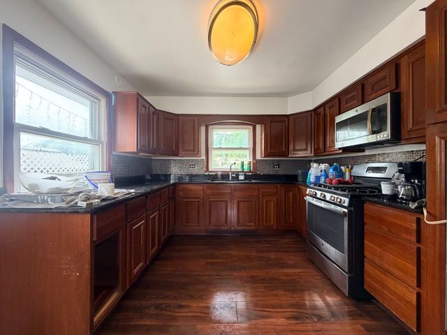 128 N YORK Road, Bensenville, IL 60106