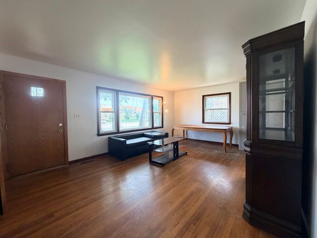 128 N YORK Road, Bensenville, IL 60106