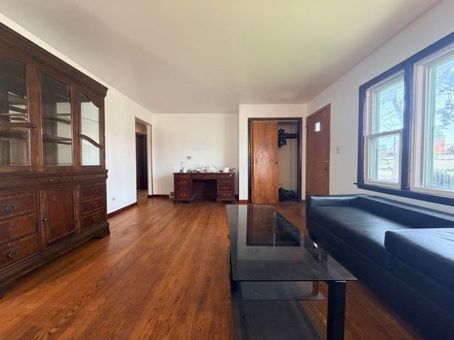 128 N YORK Road, Bensenville, IL 60106