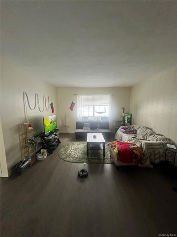 22 Brittany Drive, Middletown, NY 10940