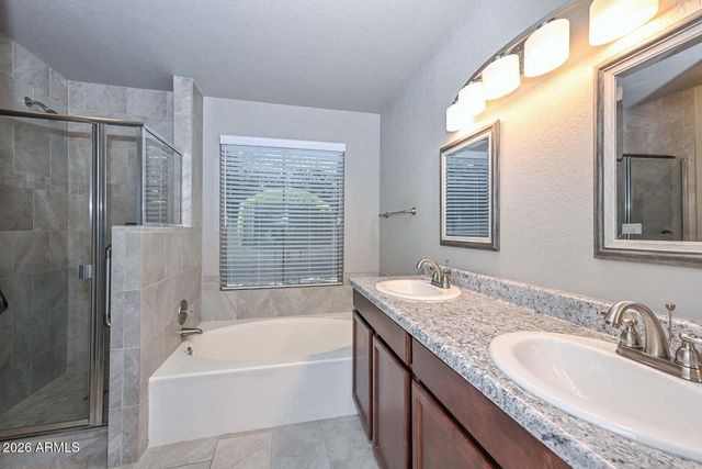 3125 E SIESTA Lane, Phoenix, AZ 85050