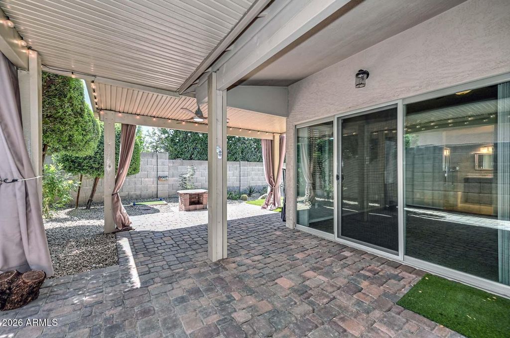 Image 16 of property listing at 3125 E SIESTA Lane, Phoenix, AZ 85050