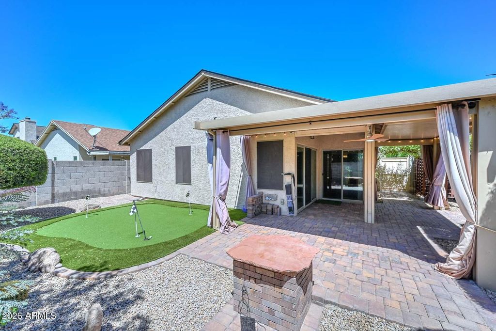 Image 18 of property listing at 3125 E SIESTA Lane, Phoenix, AZ 85050