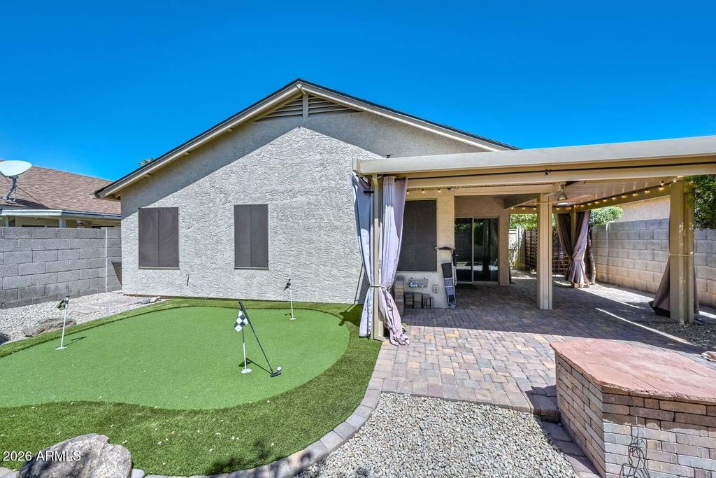 Image 19 of property listing at 3125 E SIESTA Lane, Phoenix, AZ 85050