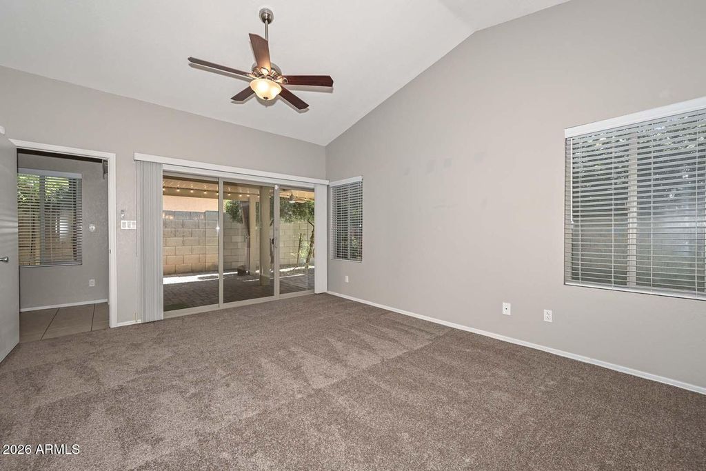 Image 21 of property listing at 3125 E SIESTA Lane, Phoenix, AZ 85050