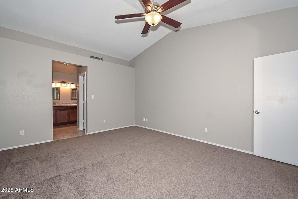 Image 23 of property listing at 3125 E SIESTA Lane, Phoenix, AZ 85050