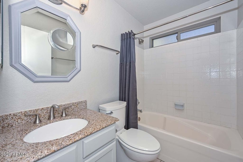 Image 30 of property listing at 3125 E SIESTA Lane, Phoenix, AZ 85050