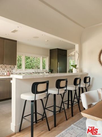 430 N Flores Street, Los Angeles, CA 90048