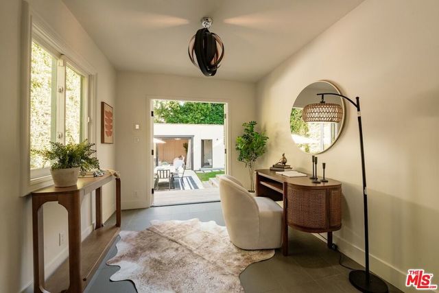 430 N Flores Street, Los Angeles, CA 90048