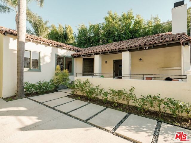 430 N Flores Street, Los Angeles, CA 90048