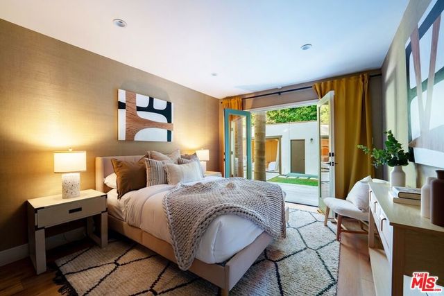 430 N Flores Street, Los Angeles, CA 90048