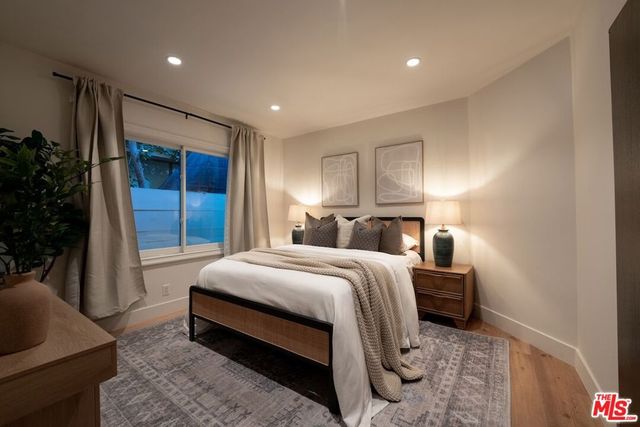 430 N Flores Street, Los Angeles, CA 90048