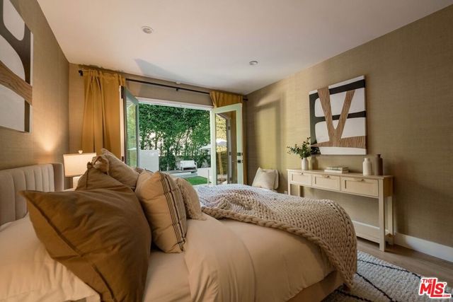 430 N Flores Street, Los Angeles, CA 90048