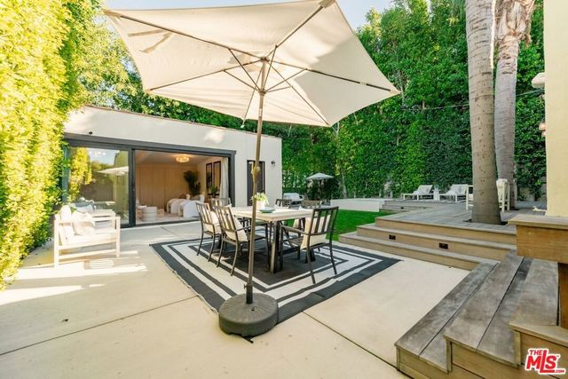 430 N Flores Street, Los Angeles, CA 90048