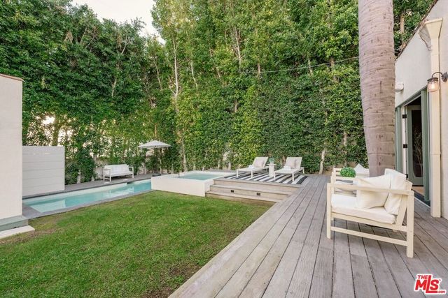 430 N Flores Street, Los Angeles, CA 90048