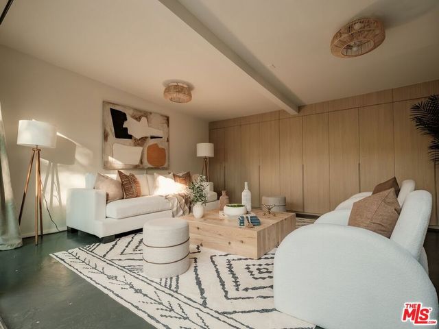 430 N Flores Street, Los Angeles, CA 90048