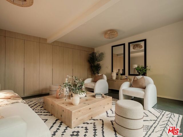 430 N Flores Street, Los Angeles, CA 90048