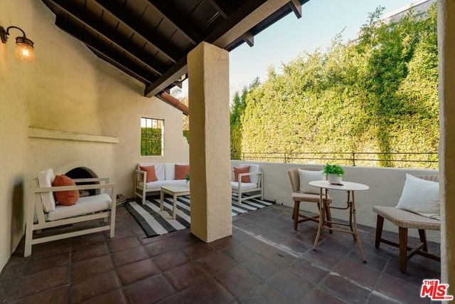 430 N Flores Street, Los Angeles, CA 90048