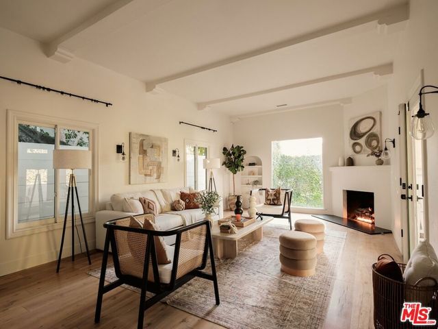 430 N Flores Street, Los Angeles, CA 90048