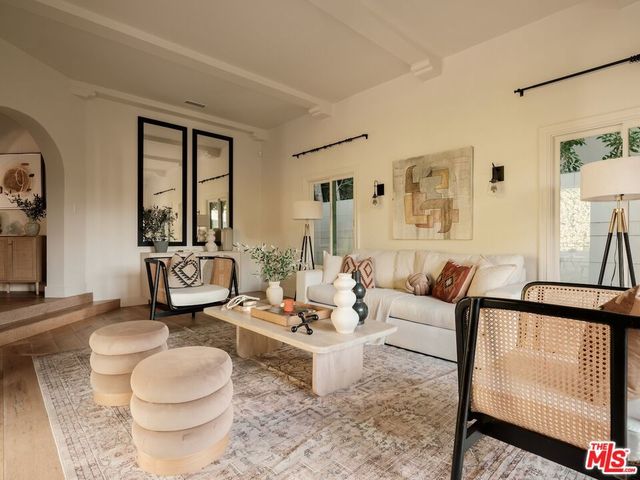 430 N Flores Street, Los Angeles, CA 90048