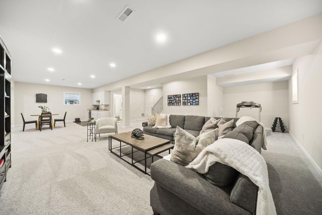 7652 Gateway Boulevard, Powell, OH 43065