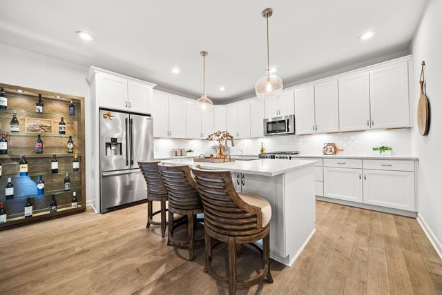 7652 Gateway Boulevard, Powell, OH 43065