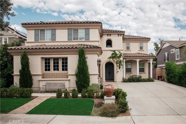 6029 Lily Rock Dr, Fontana, CA 92336