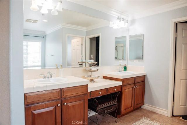 6029 Lily Rock Dr, Fontana, CA 92336