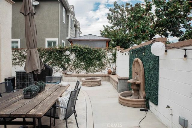 6029 Lily Rock Dr, Fontana, CA 92336