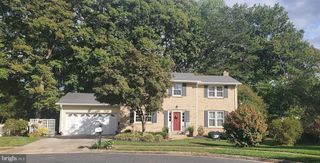 10401 HEADLY CT, Fairfax, VA 22032