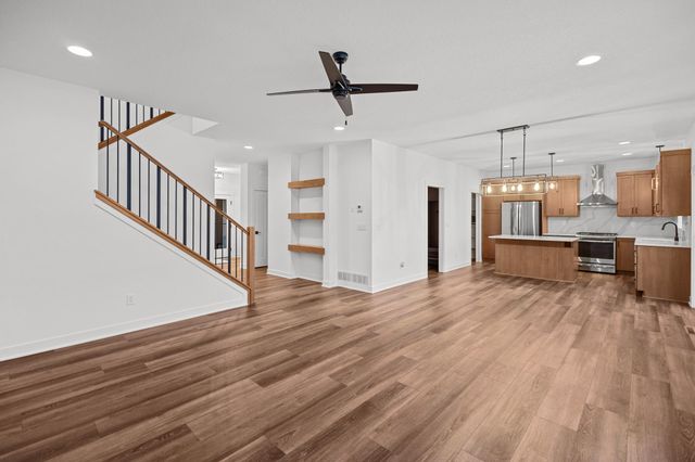 1870 Hadley Hills Drive NE, Rochester, MN 55906