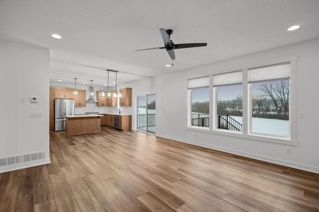 1870 Hadley Hills Drive NE, Rochester, MN 55906