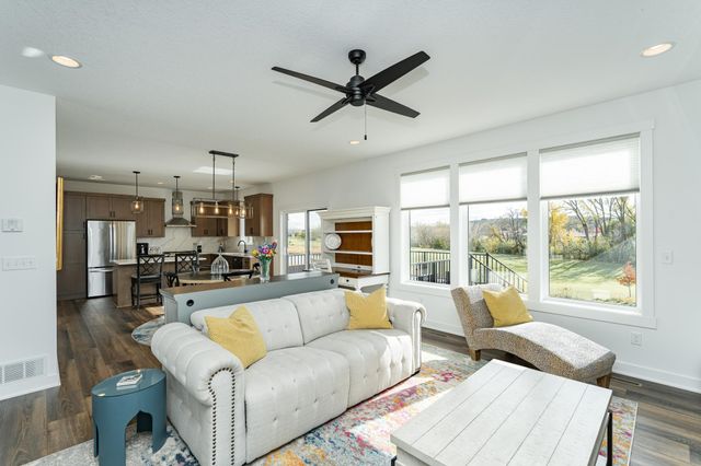 1870 Hadley Hills Drive NE, Rochester, MN 55906