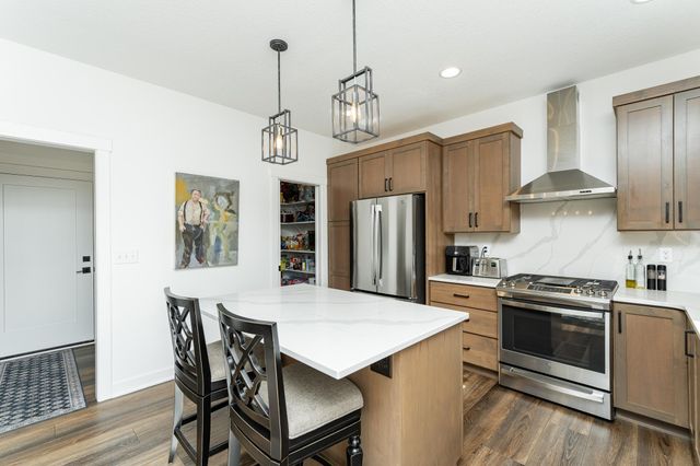 1870 Hadley Hills Drive NE, Rochester, MN 55906