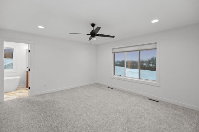 1870 Hadley Hills Drive NE, Rochester, MN 55906