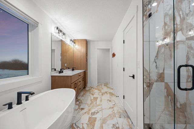 1870 Hadley Hills Drive NE, Rochester, MN 55906