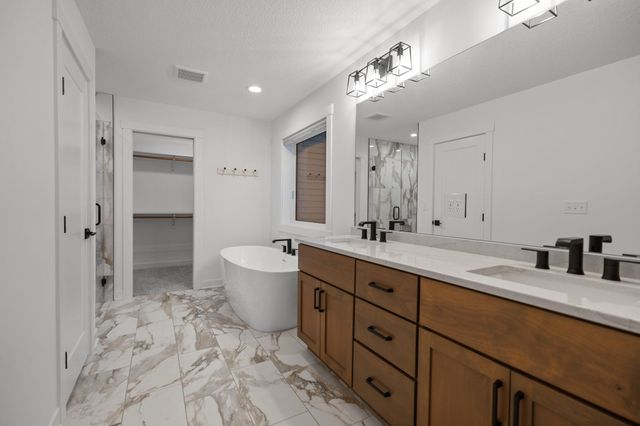 1870 Hadley Hills Drive NE, Rochester, MN 55906