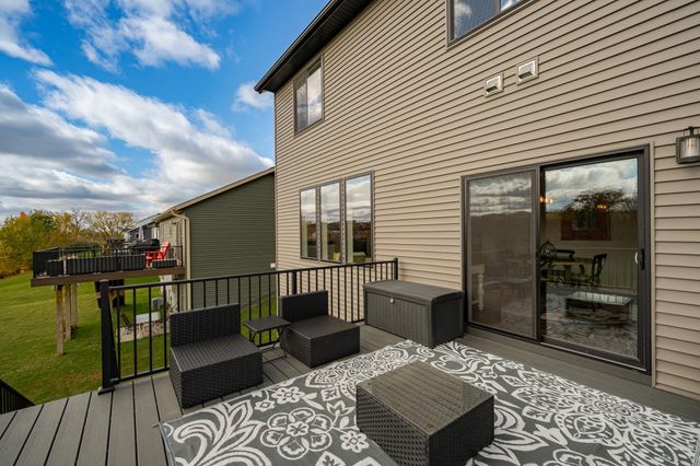 1870 Hadley Hills Drive NE, Rochester, MN 55906