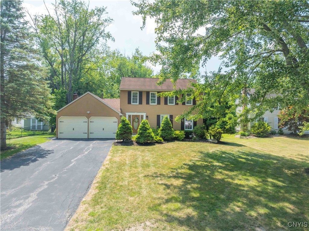 7655 Doubletree Circle, Clay, NY 13212