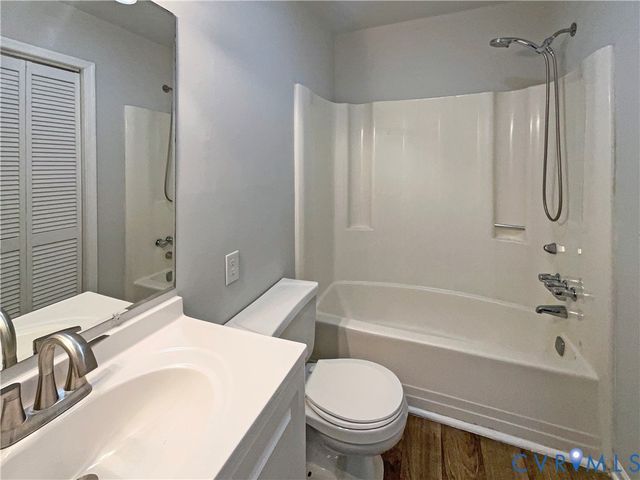 2924 Sand Hills Dr, Chester, VA 23831