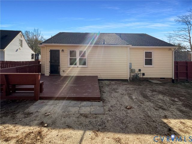 2924 Sand Hills Dr, Chester, VA 23831