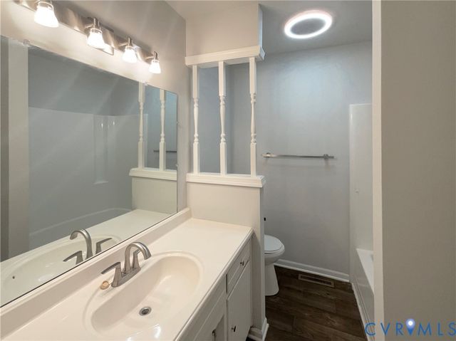 2924 Sand Hills Dr, Chester, VA 23831