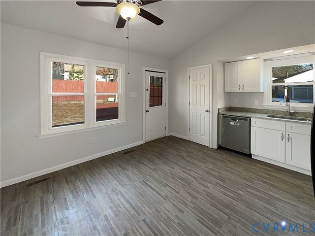 2924 Sand Hills Dr, Chester, VA 23831