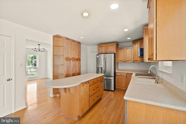 1454 PARKVALE CT, Herndon, VA 20170