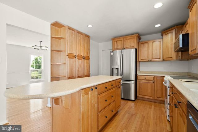 1454 PARKVALE CT, Herndon, VA 20170