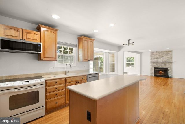 1454 PARKVALE CT, Herndon, VA 20170