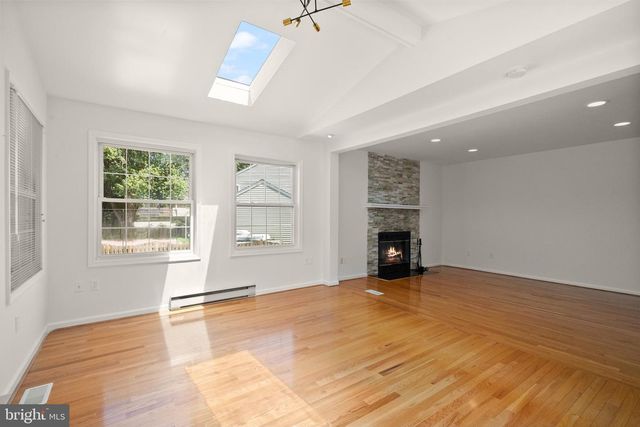 1454 PARKVALE CT, Herndon, VA 20170