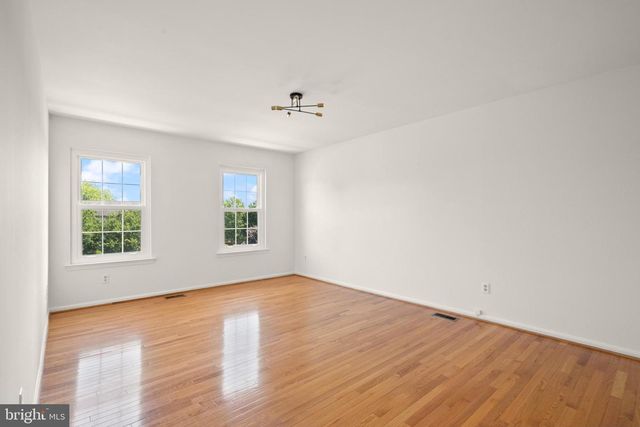 1454 PARKVALE CT, Herndon, VA 20170