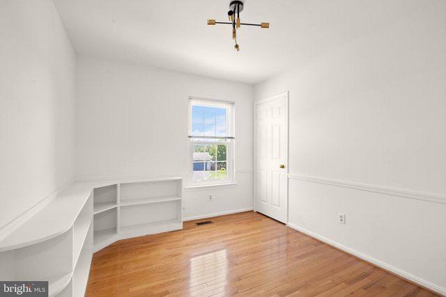 1454 PARKVALE CT, Herndon, VA 20170